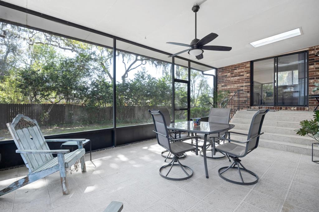 Shady Oaks - Breezy retreat w patio & beach access | Photo 4