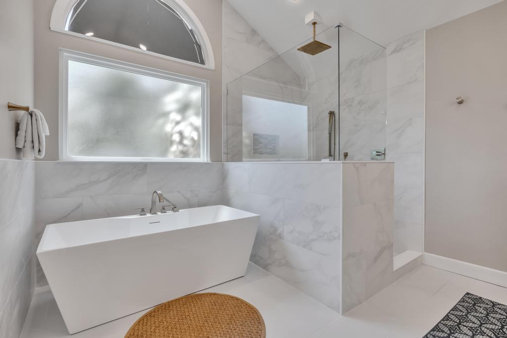 Club Views - Pet-friendly 5BR w/ pool & BBQ patio | Photo 23