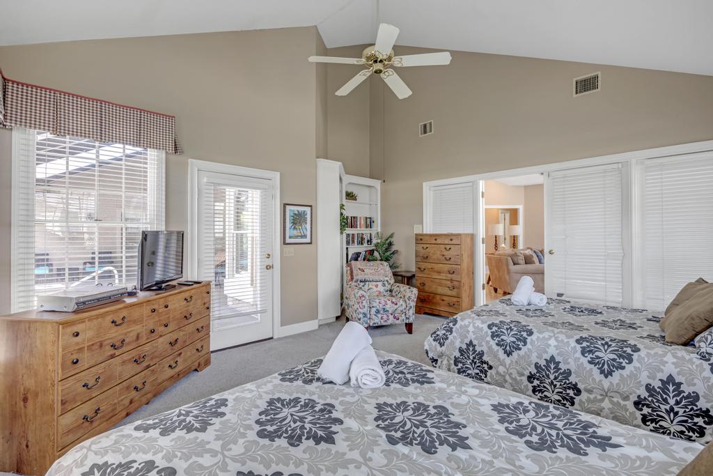 Club Views - Pet-friendly 5BR w/ pool & BBQ patio | Photo 38