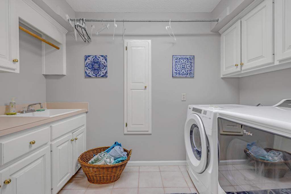 Club Views - Pet-friendly 5BR w/ pool & BBQ patio | Photo 40