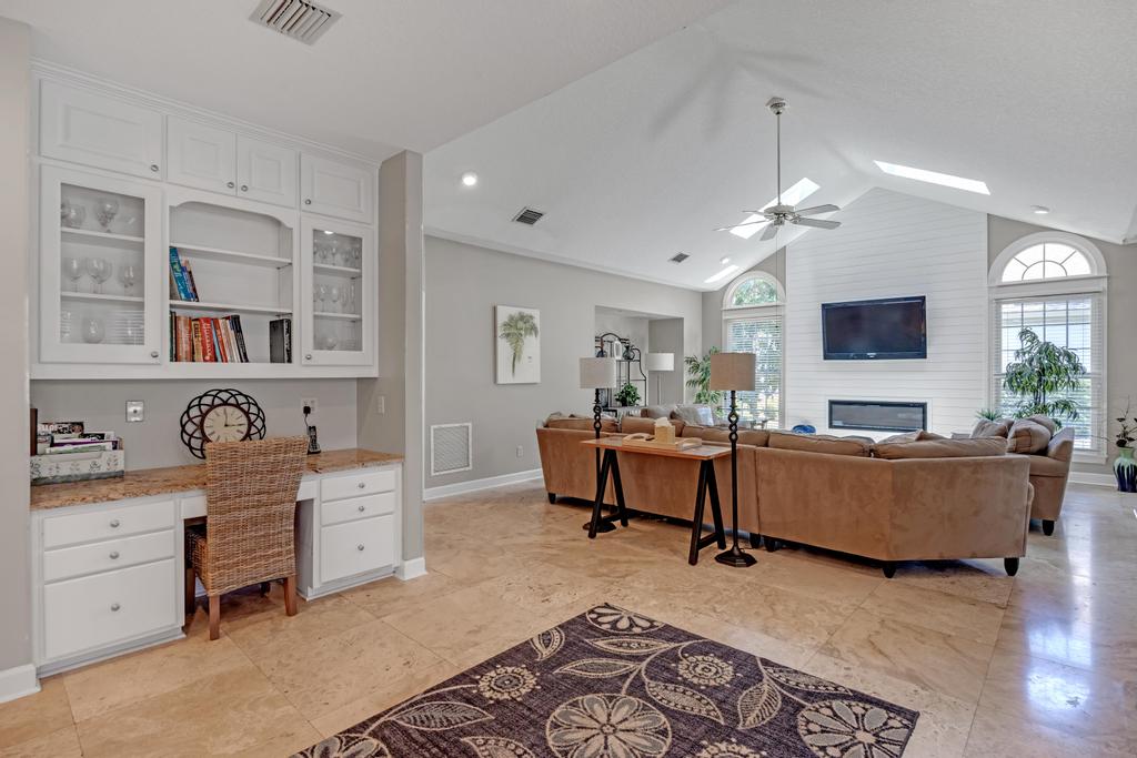 Club Views - Pet-friendly 5BR w/ pool & BBQ patio | Photo 17