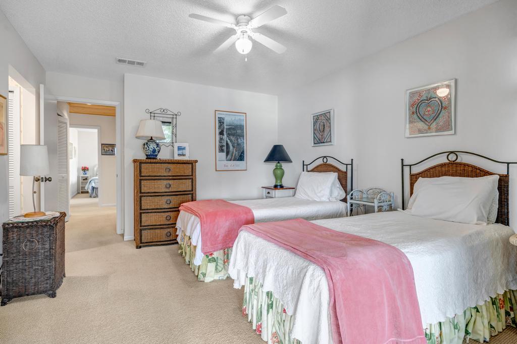 Fishermans Recess - 3BR condo w lake views & lanai | Photo 26