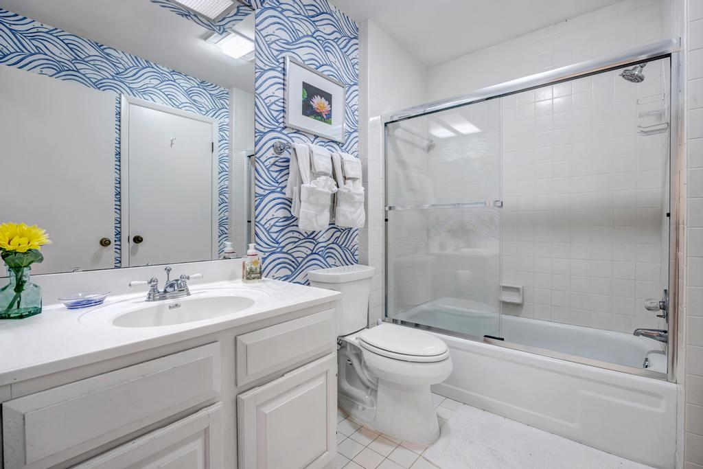 Fishermans Recess - 3BR condo w lake views & lanai | Photo 30