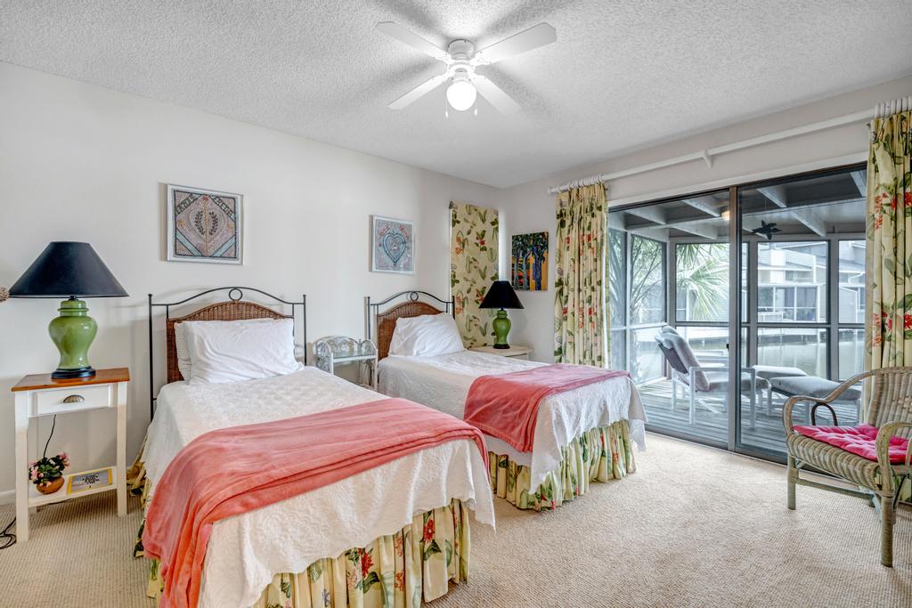 Fishermans Recess - 3BR condo w lake views & lanai | Photo 24