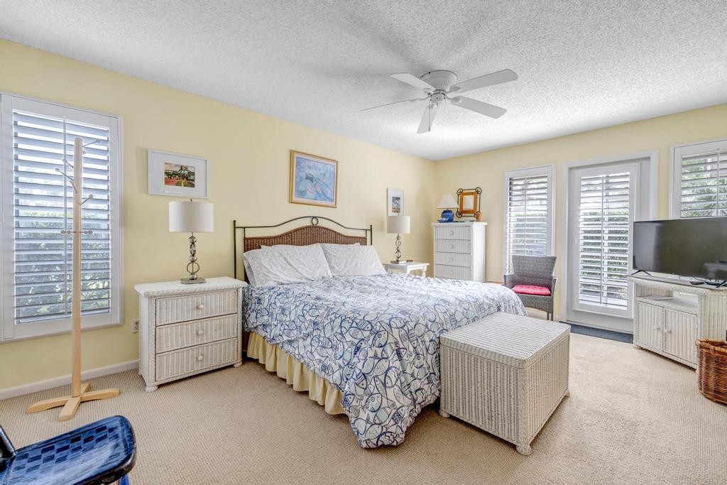 Fishermans Recess - 3BR condo w lake views & lanai | Photo 19