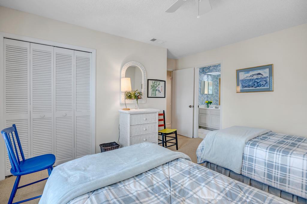 Fishermans Recess - 3BR condo w lake views & lanai | Photo 29