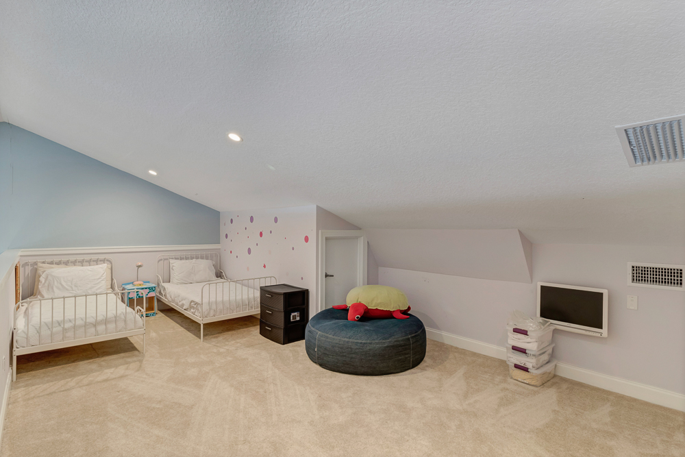 Seaclusion - Spacious condo w/ lanai & pool | Photo 12