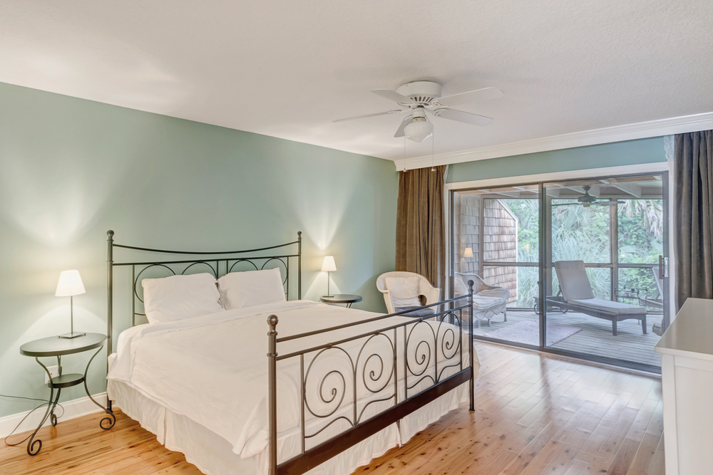 Seaclusion - Spacious condo w/ lanai & pool | Photo 4