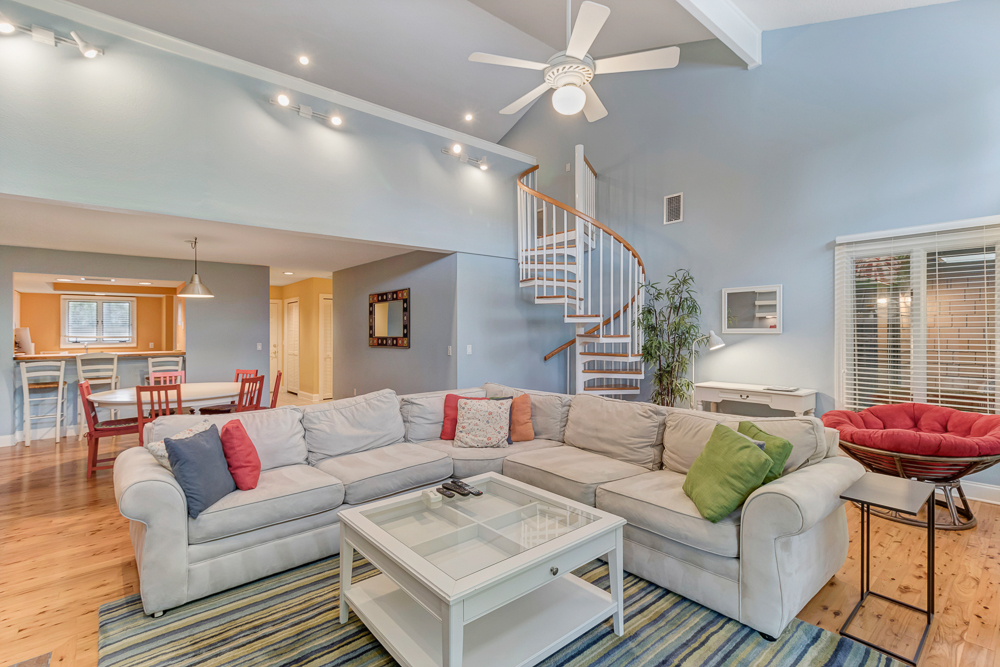 Seaclusion - Spacious condo w/ lanai & pool | Photo 18