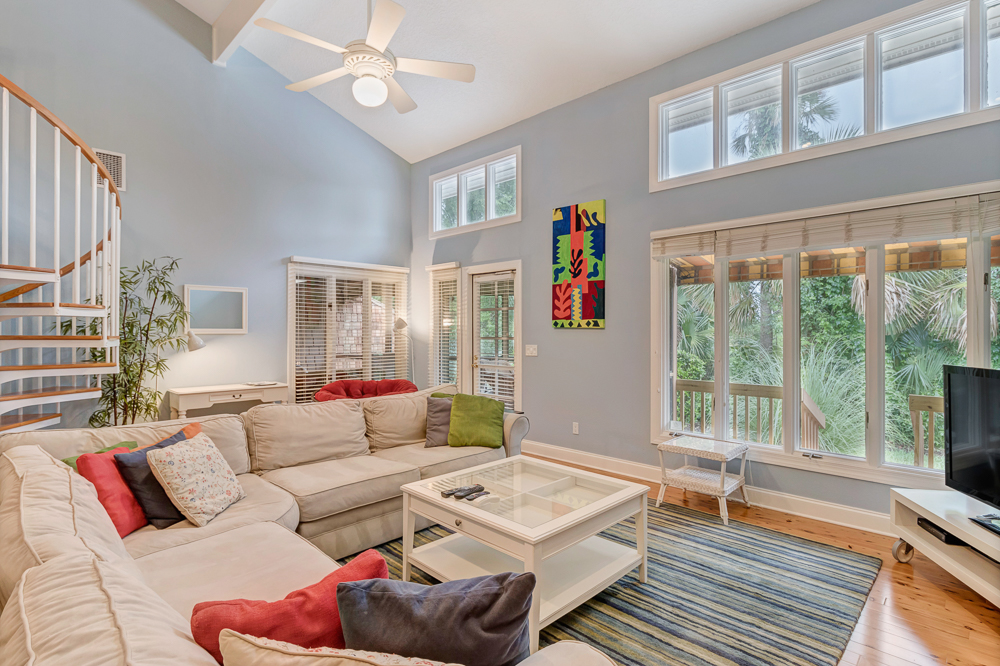 Seaclusion - Spacious condo w/ lanai & pool | Photo 3