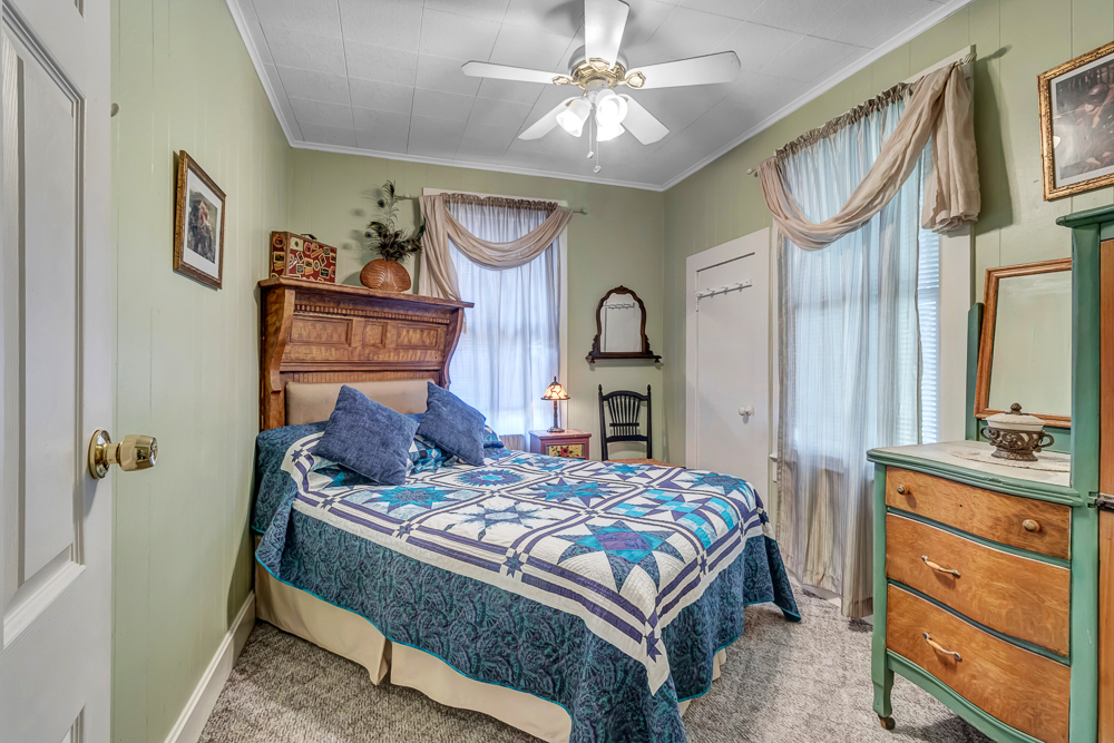 Carriage House - 3BR Vintage Stay w/ Garden Views | Photo 24