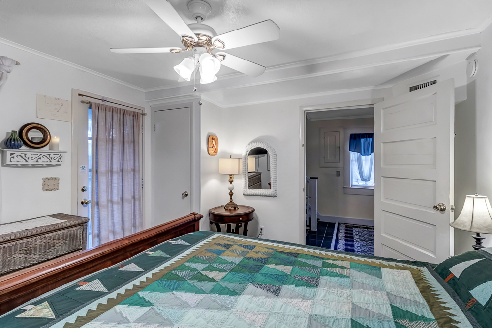 Carriage House - 3BR Vintage Stay w/ Garden Views | Photo 14