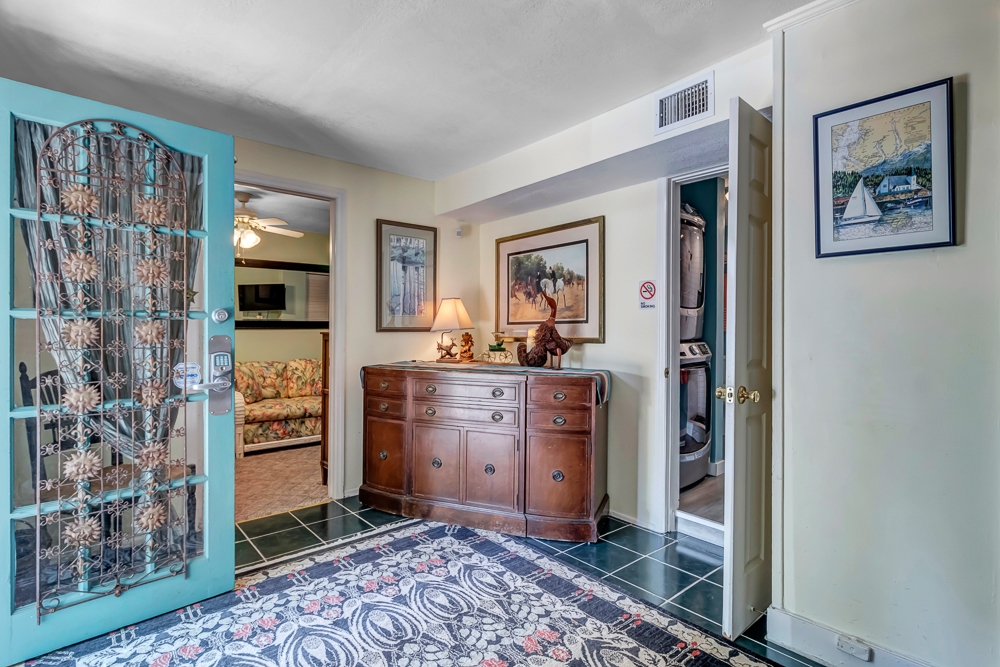 Carriage House - 3BR Vintage Stay w/ Garden Views | Photo 10