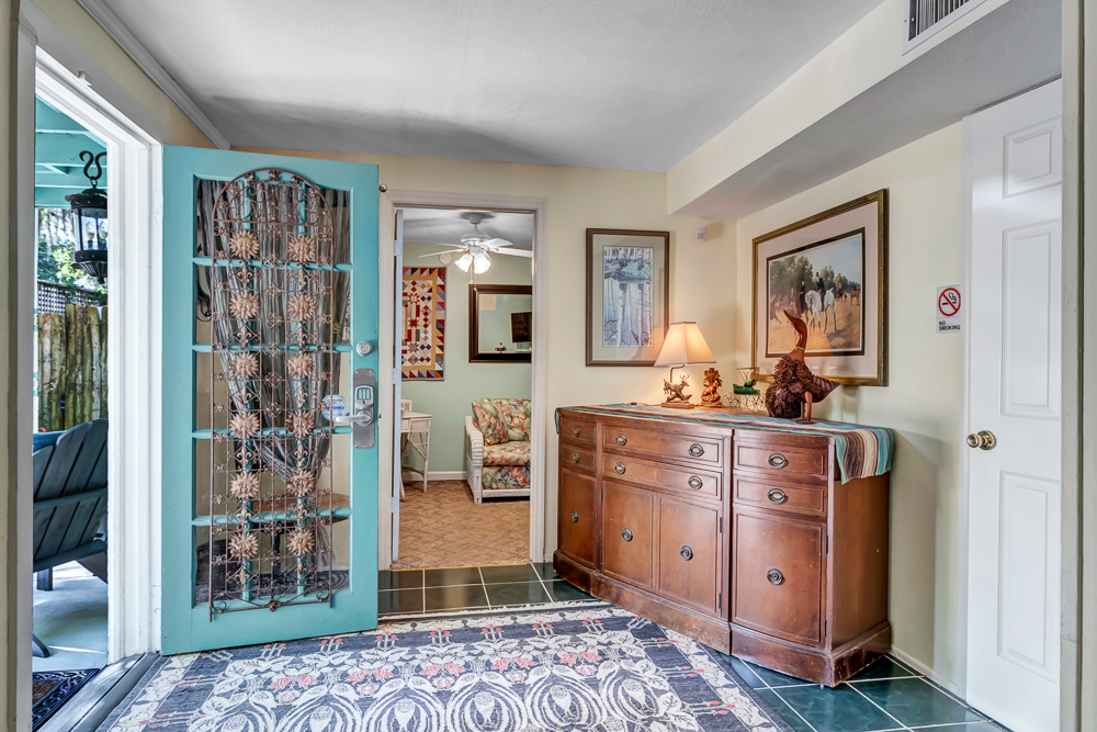 Carriage House - 3BR Vintage Stay w/ Garden Views | Photo 8