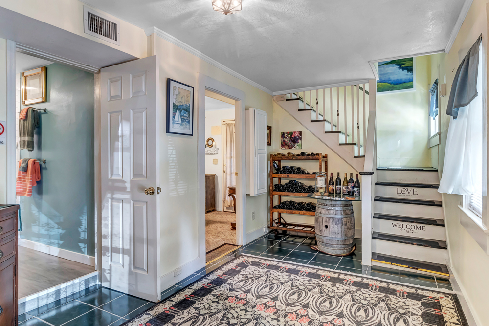 Carriage House - 3BR Vintage Stay w/ Garden Views | Photo 9