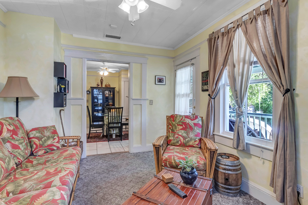 Carriage House - 3BR Vintage Stay w/ Garden Views | Photo 18