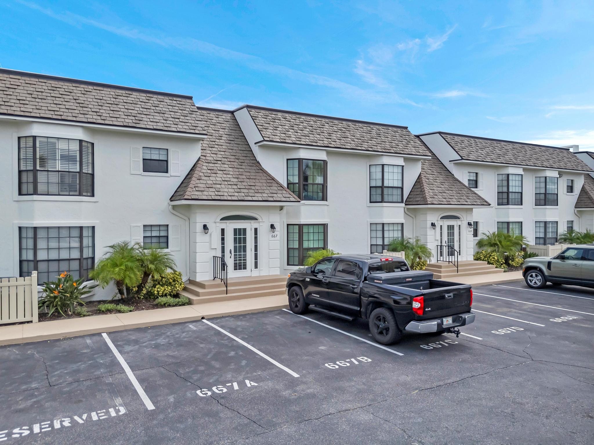 Wellness Retreat - Oceanfront condo w beach access | Photo 1