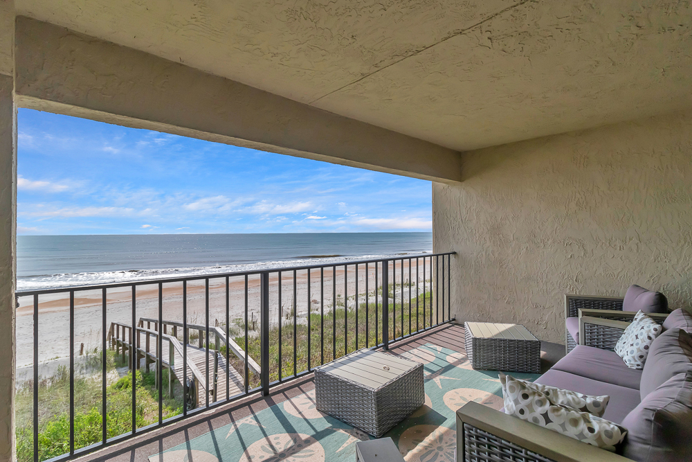 Wellness Retreat - Oceanfront condo w beach access | Photo 5