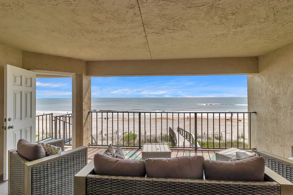 Wellness Retreat - Oceanfront condo w beach access | Photo 17
