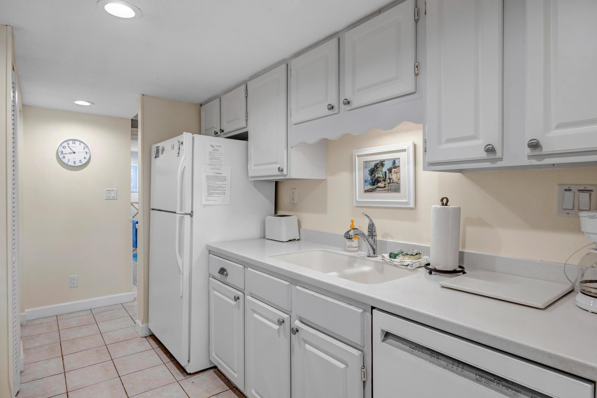 Beachy Vibes - 2BR w lake views & screened sunroom | Photo 6