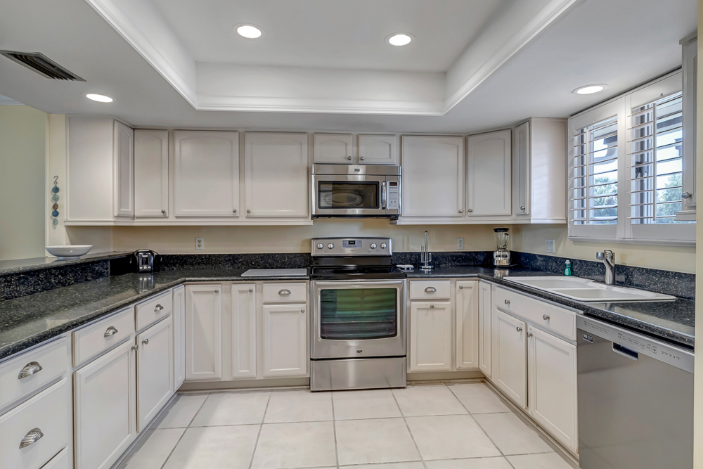 Belle Vue - Modern condo near beach w/ golf views | Photo 8