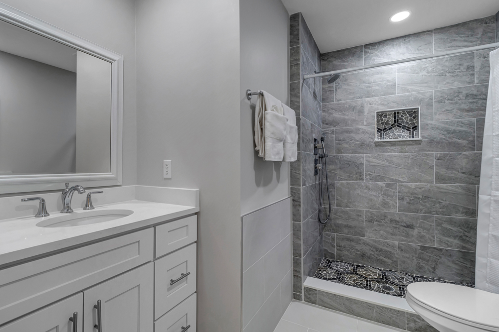 Belle Vue - Modern condo near beach w/ golf views | Photo 17