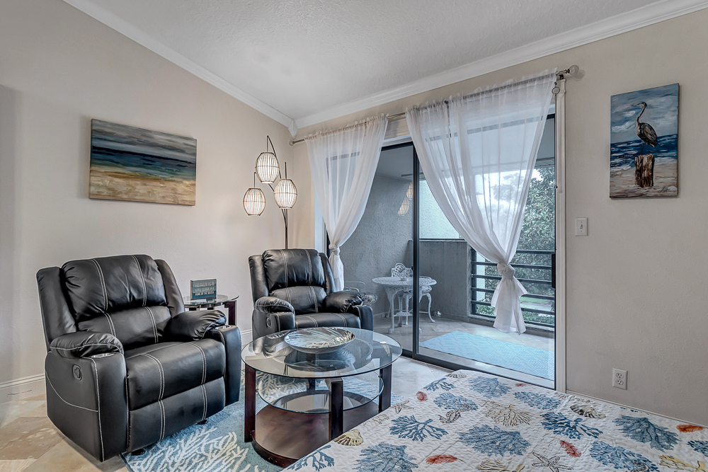 Fun in the Sun - Coastal studio w/ pool access | Photo 16