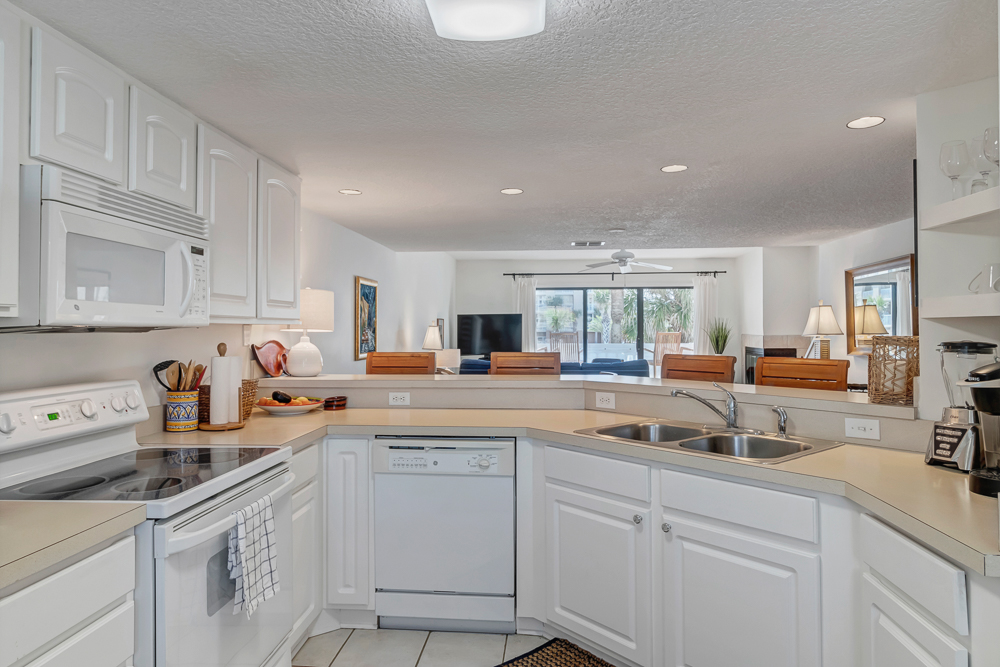 Shore Line Views - Beachfront 2BR Escape w Balcony | Photo 4