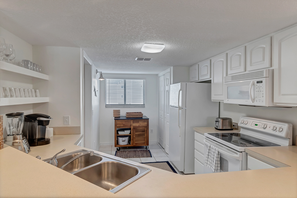 Shore Line Views - Beachfront 2BR Escape w Balcony | Photo 8