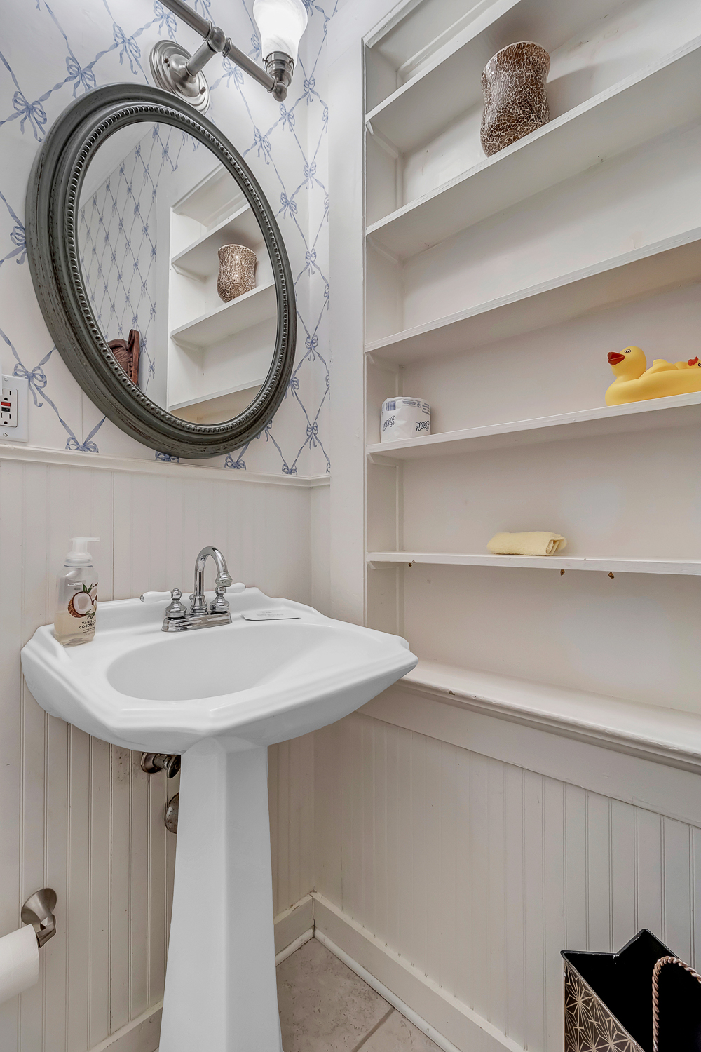 Sunny Side Cottage - near downtown w/ garden | Photo 17