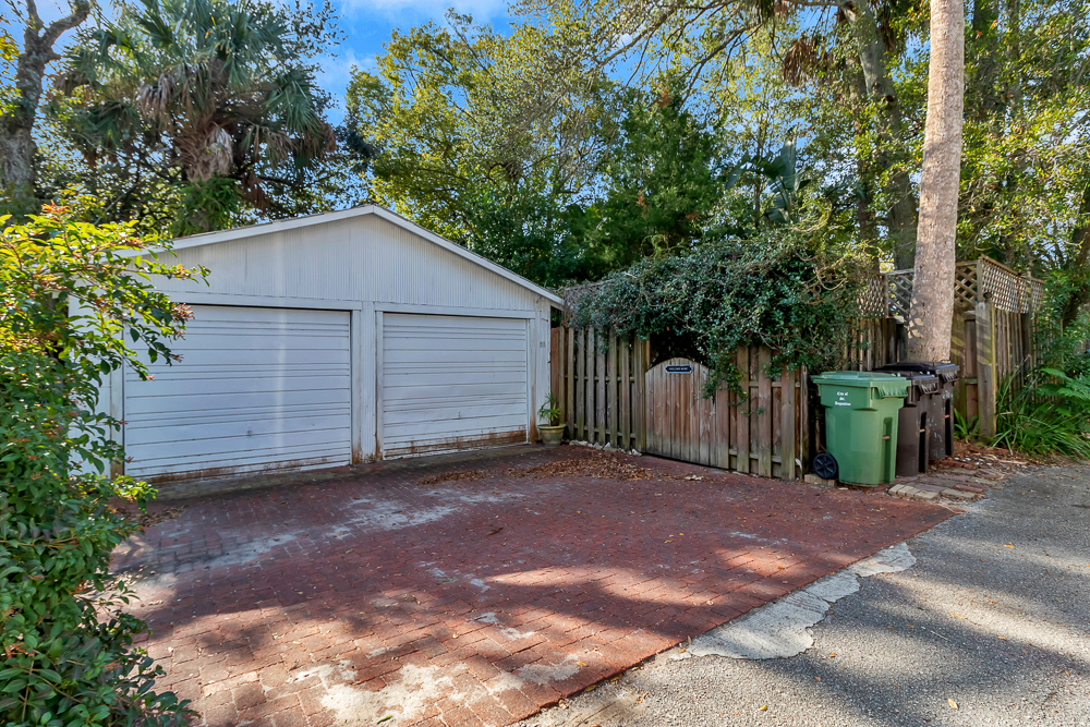 Sunny Side Cottage - near downtown w/ garden | Photo 26