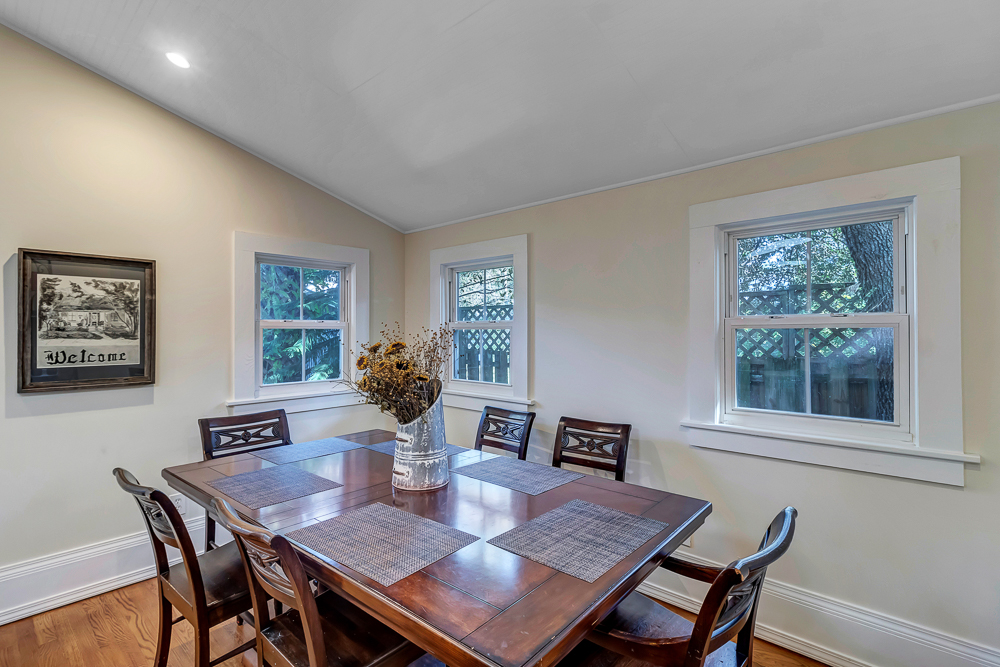 Sunny Side Cottage - near downtown w/ garden | Photo 13