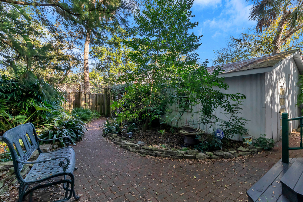 Sunny Side Cottage - near downtown w/ garden | Photo 5