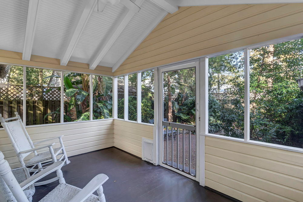 Sunny Side Cottage - near downtown w/ garden | Photo 24