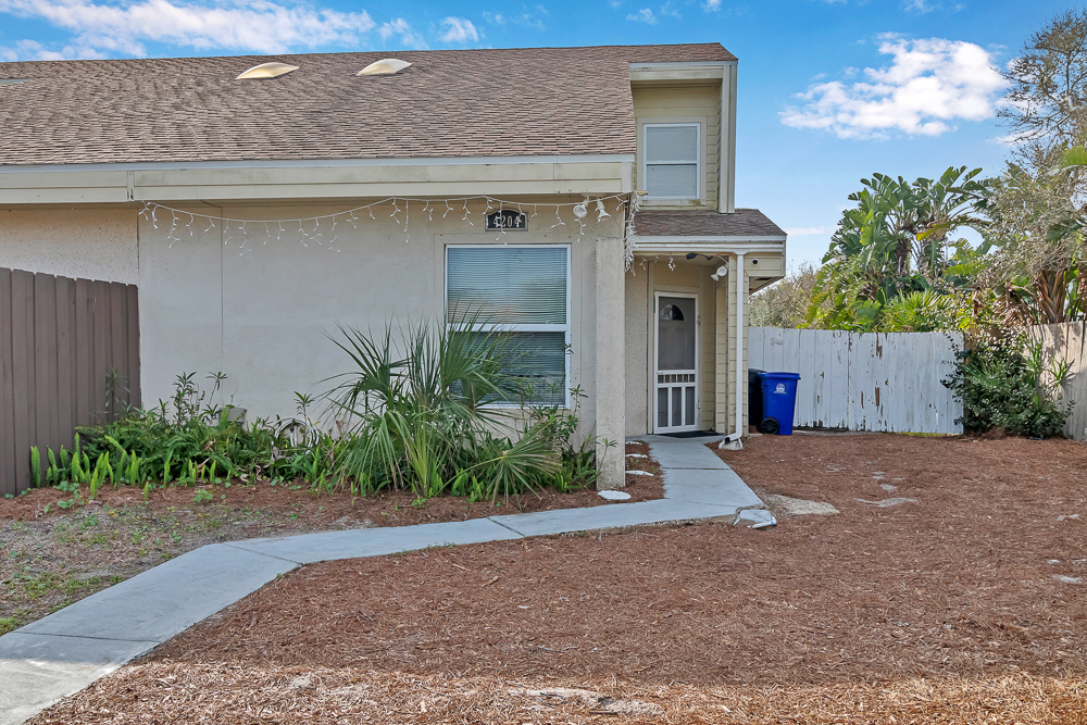 Seagate Escape - 2 BR condo w. Beach Access
