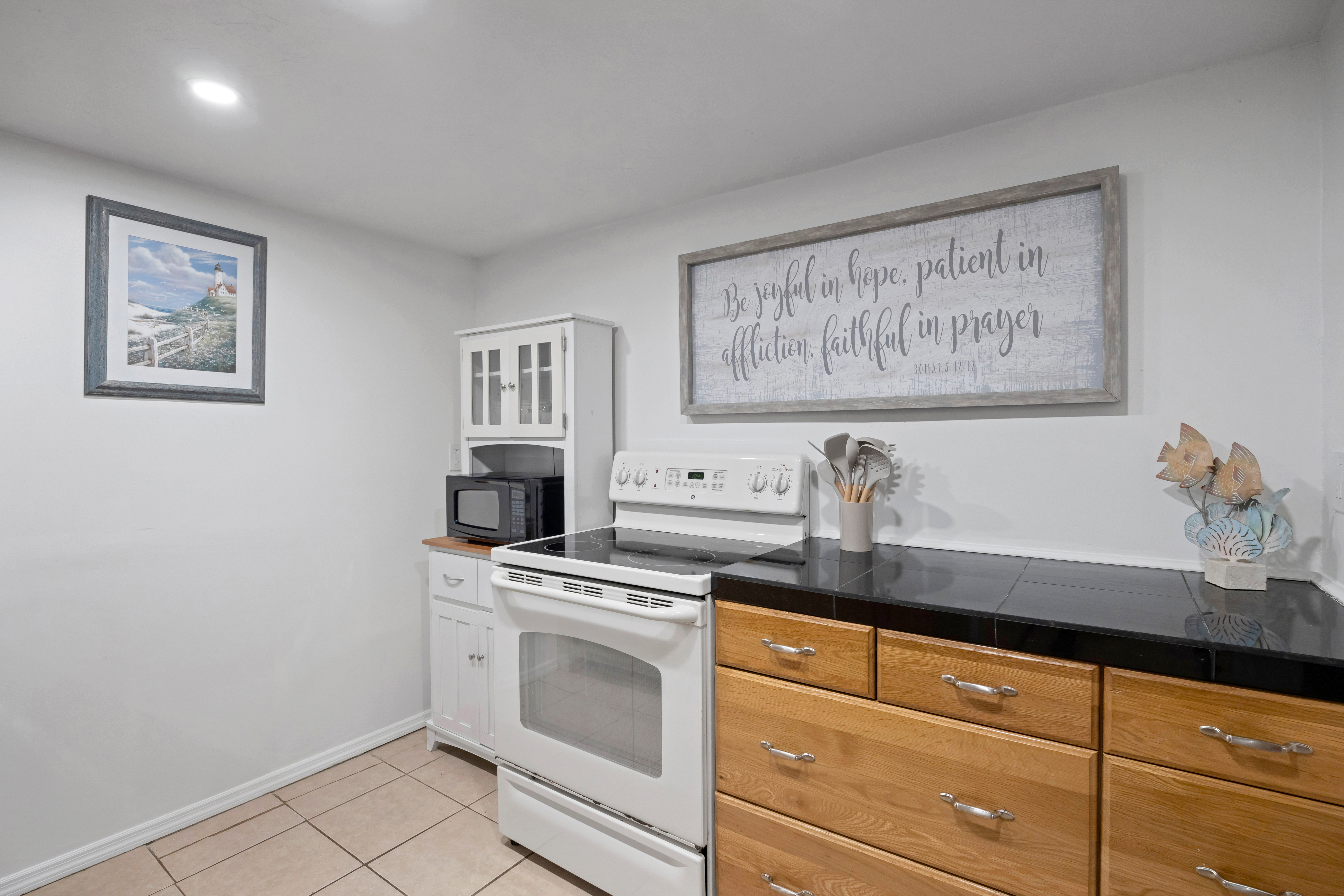 Seagate Escape - 2 BR condo w. Beach Access | Photo 7