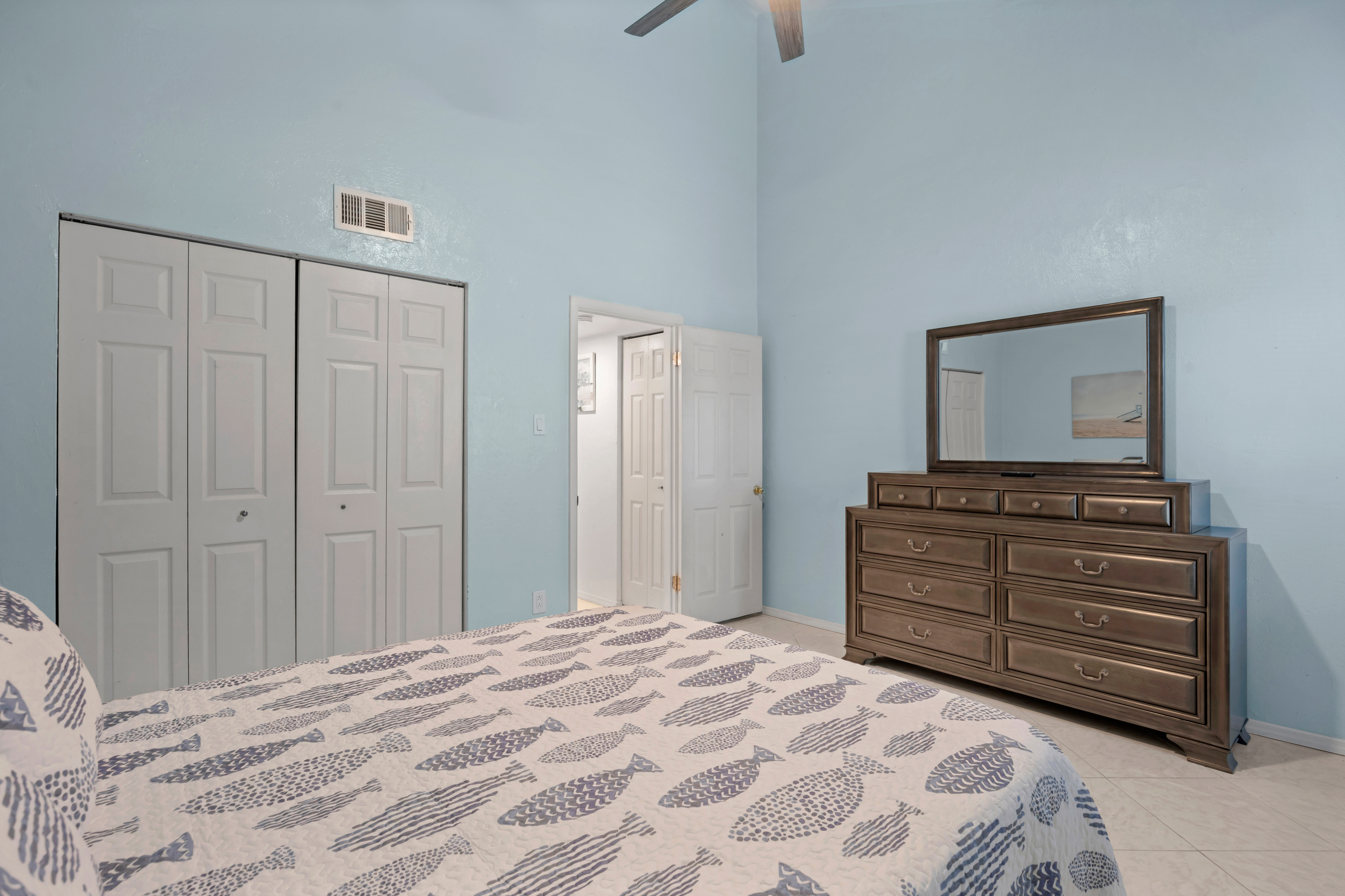 Seagate Escape - 2 BR condo w. Beach Access | Photo 18