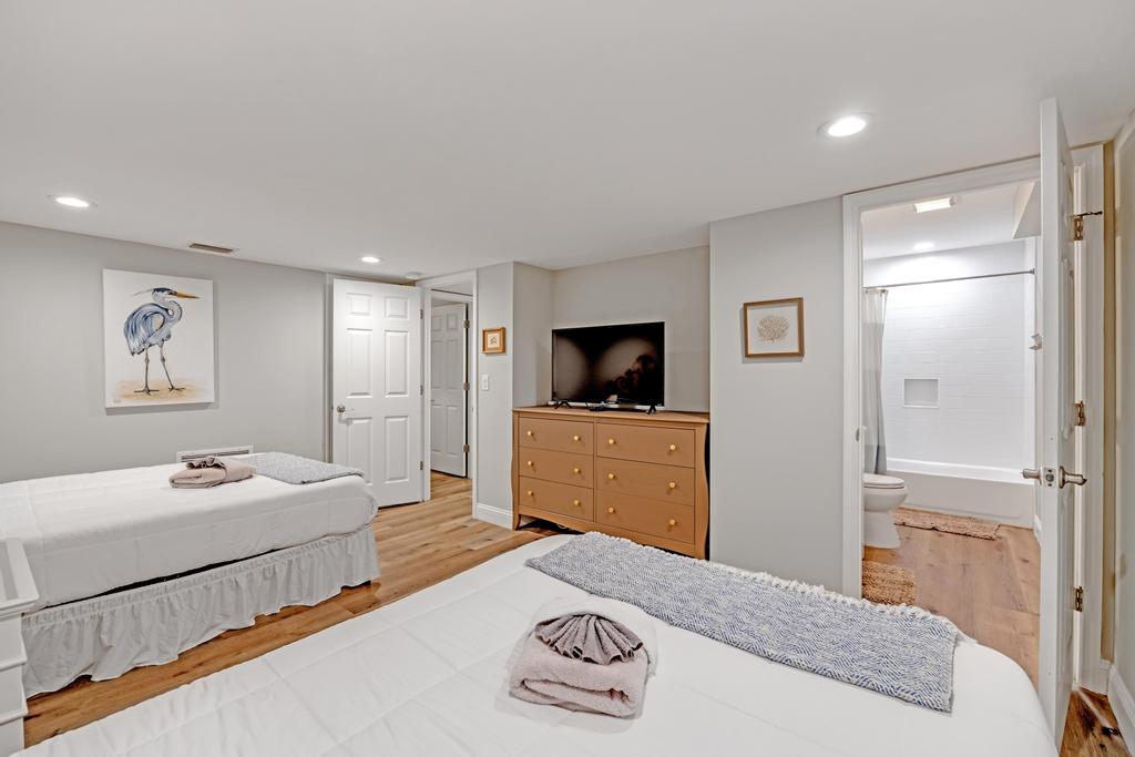 Second Wind - Chic 5BR home w pool & balcony views | Photo 39