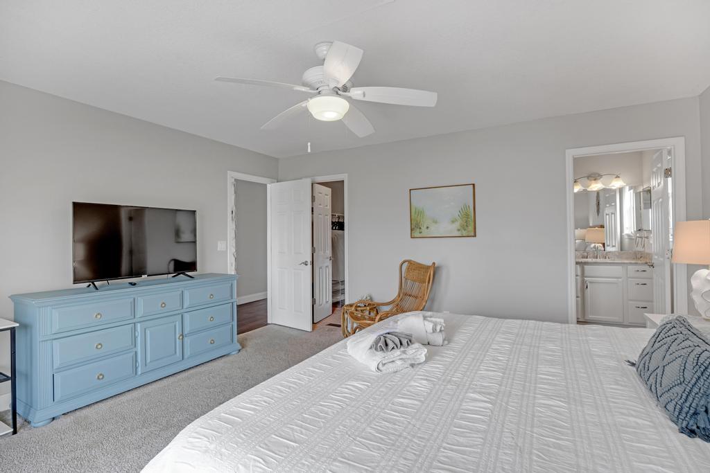 Second Wind - Chic 5BR home w pool & balcony views | Photo 22