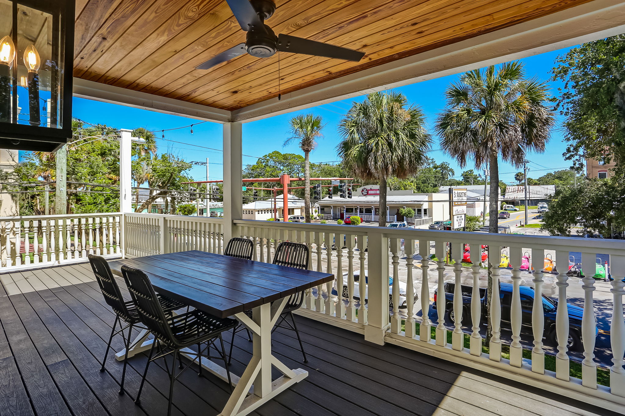 Plaza Alta on King - Downtown flat w veranda views | Photo 17
