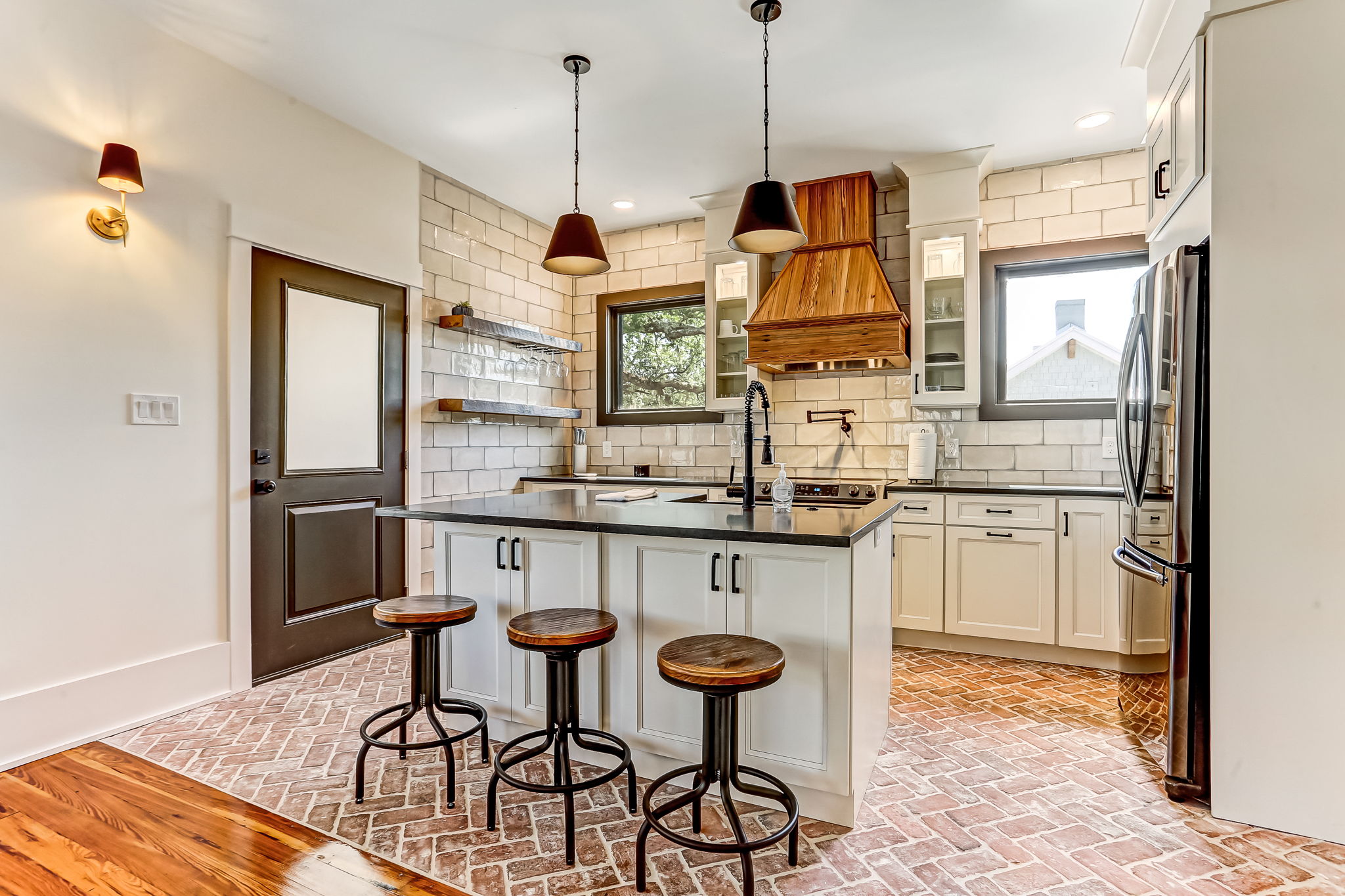 Plaza Alta on King - Downtown flat w veranda views | Photo 15