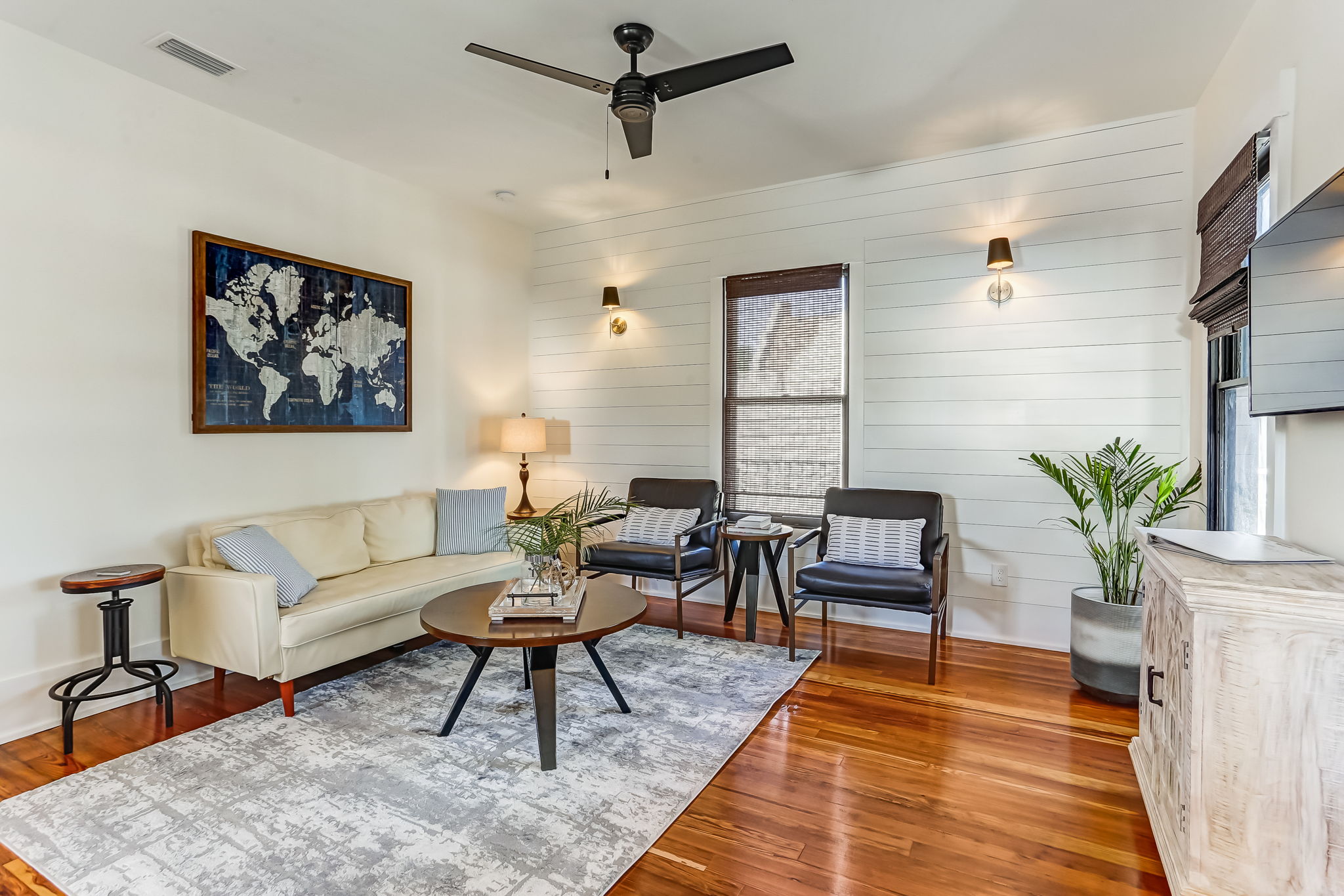 Plaza Alta on King - Downtown flat w veranda views | Photo 14