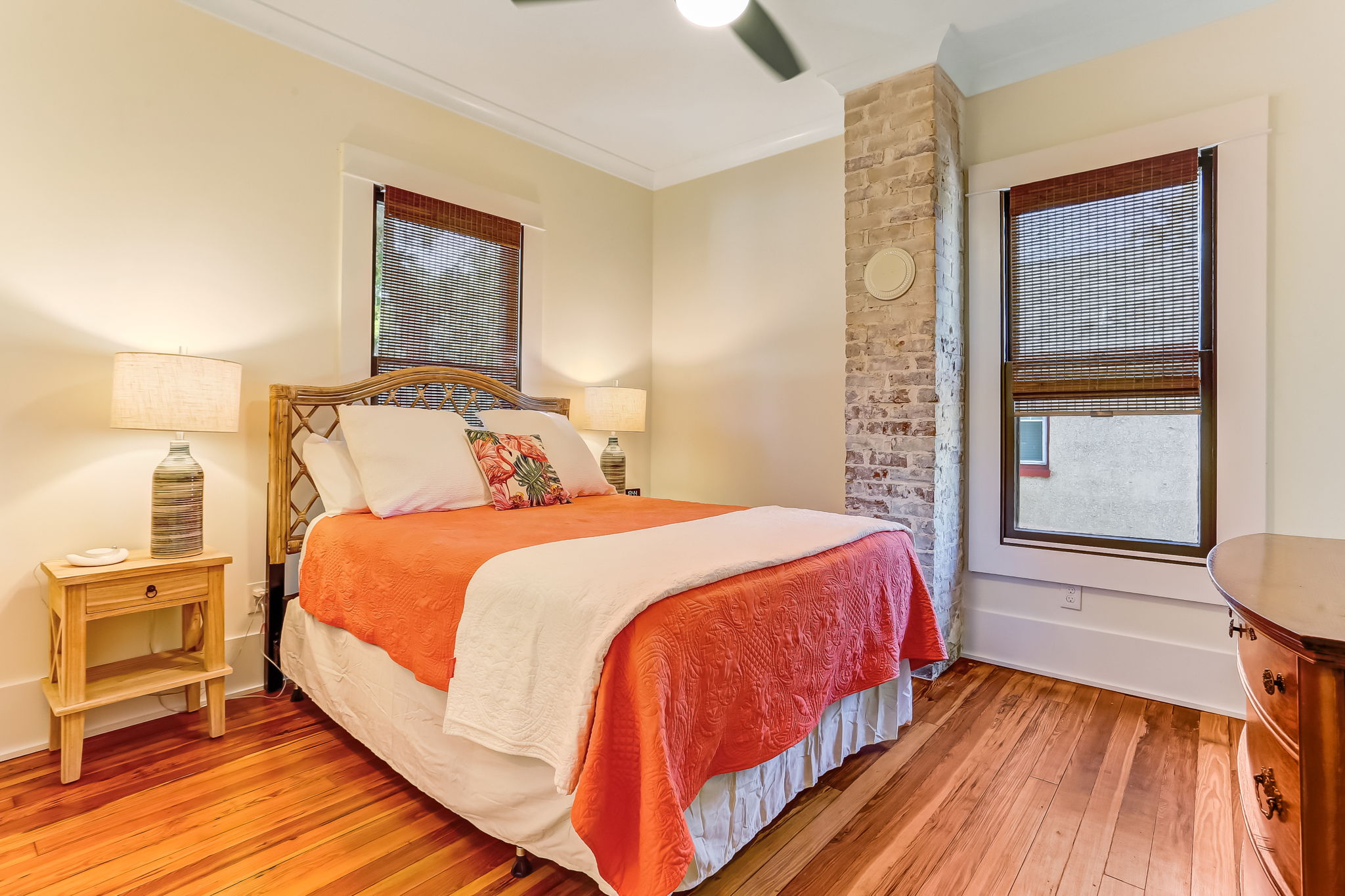 Plaza Alta on King - Downtown flat w veranda views | Photo 25