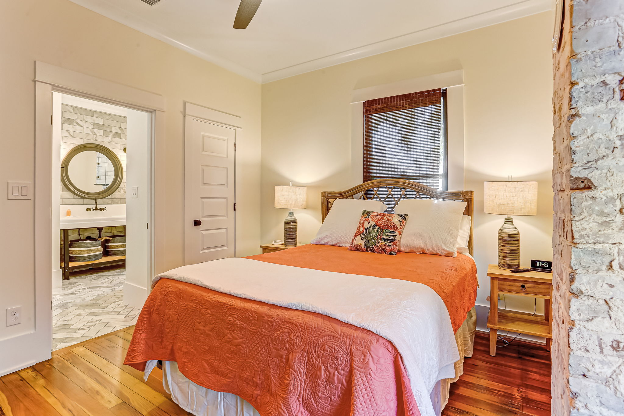 Plaza Alta on King - Downtown flat w veranda views | Photo 26