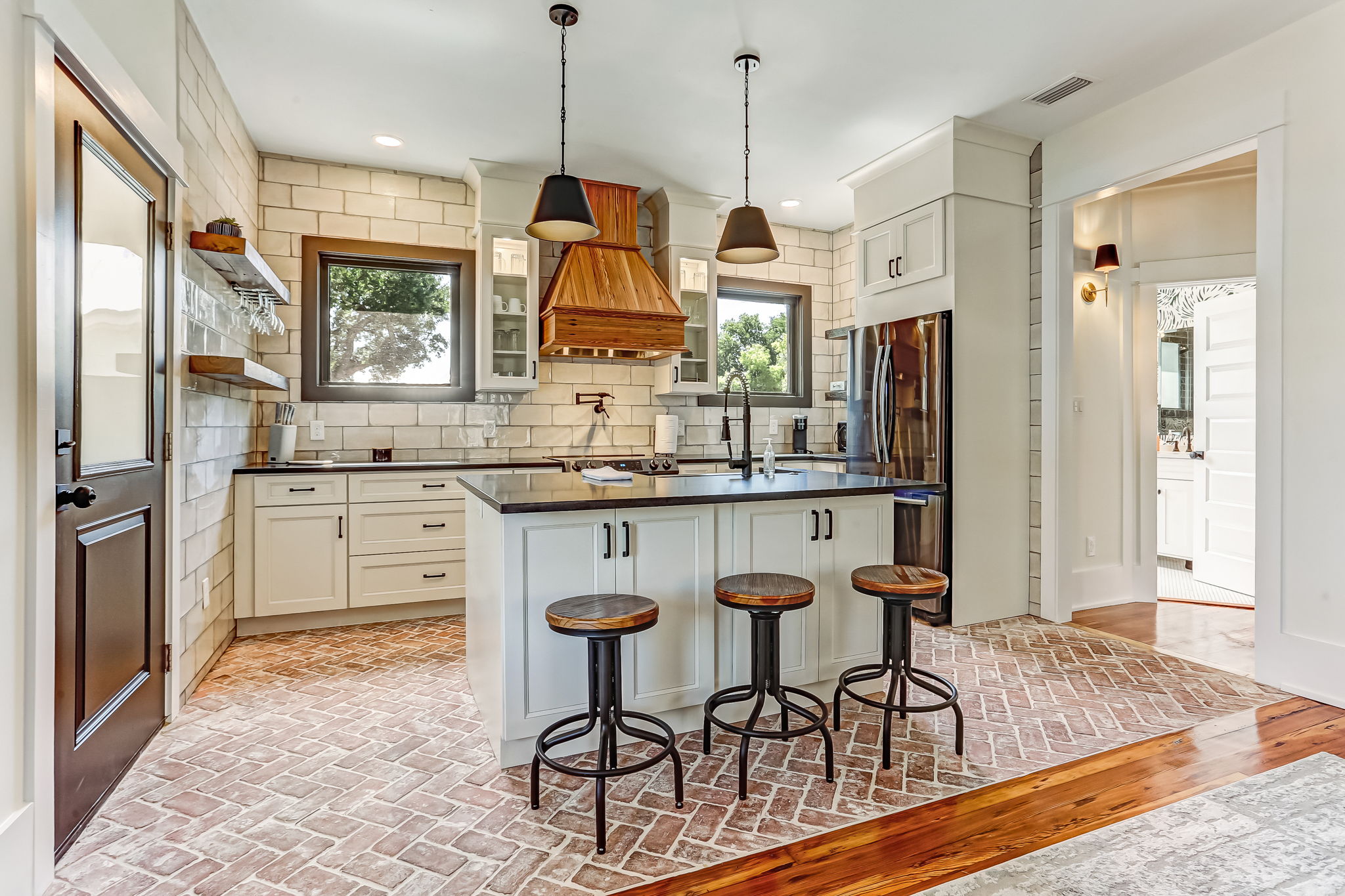 Plaza Alta on King - Downtown flat w veranda views | Photo 4