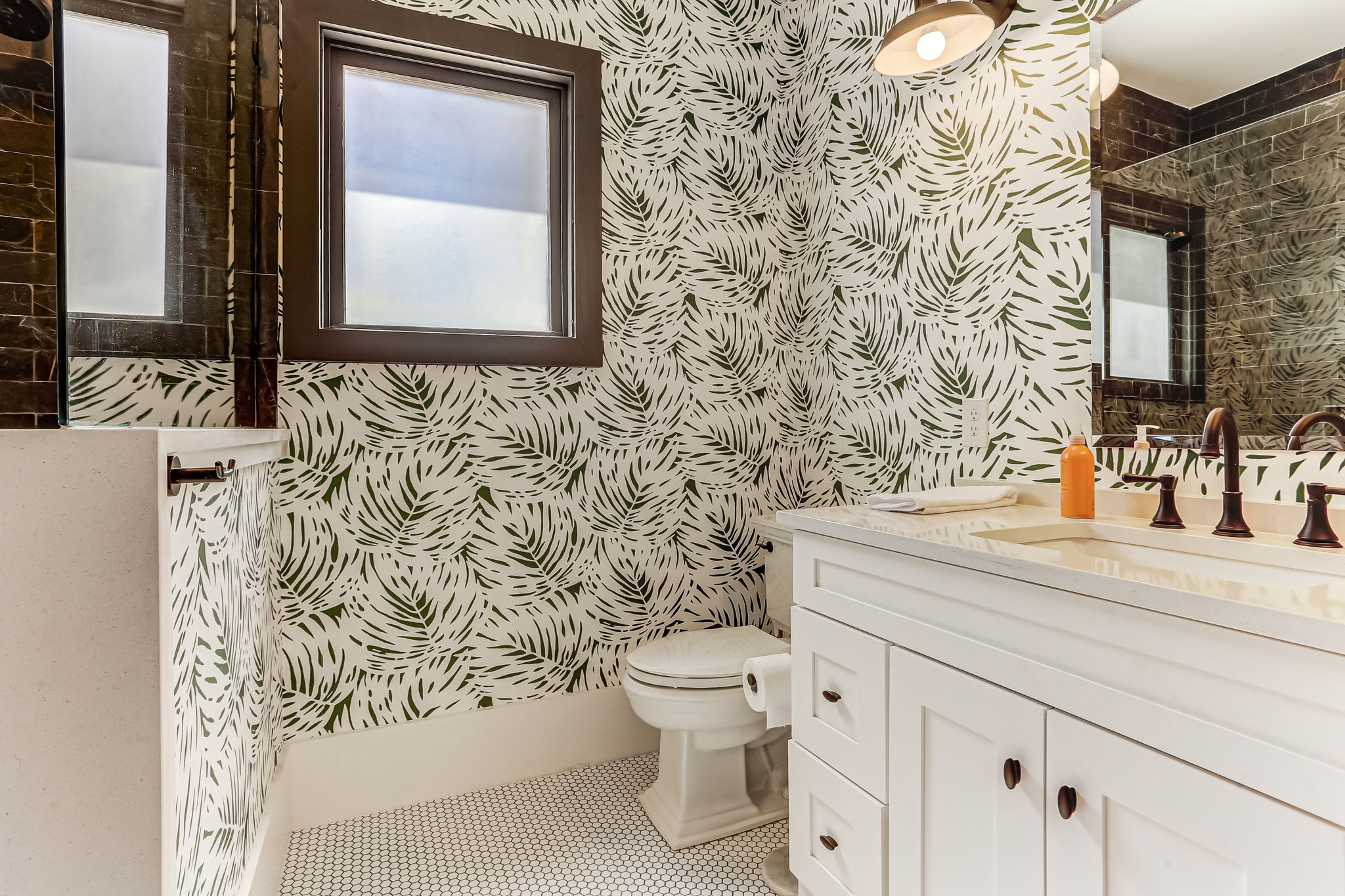 Plaza Alta on King - Downtown flat w veranda views | Photo 33