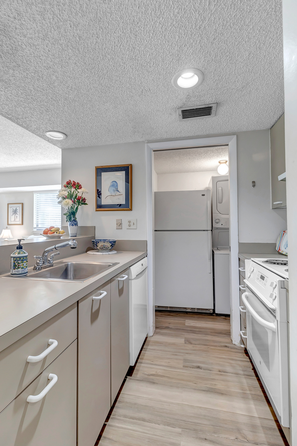 Summer Place Bliss - Private Patio Access | Photo 8