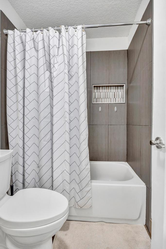 Bermuda Bungalow - 3BR stay w BBQ | Photo 21