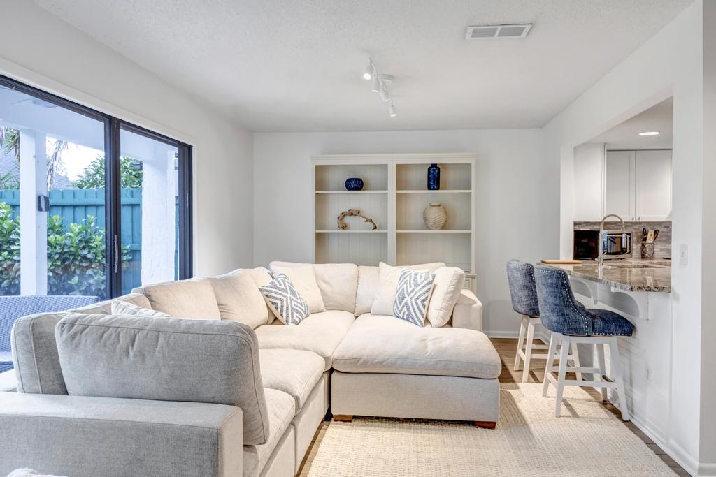 Bermuda Bungalow - 3BR stay w BBQ | Photo 15