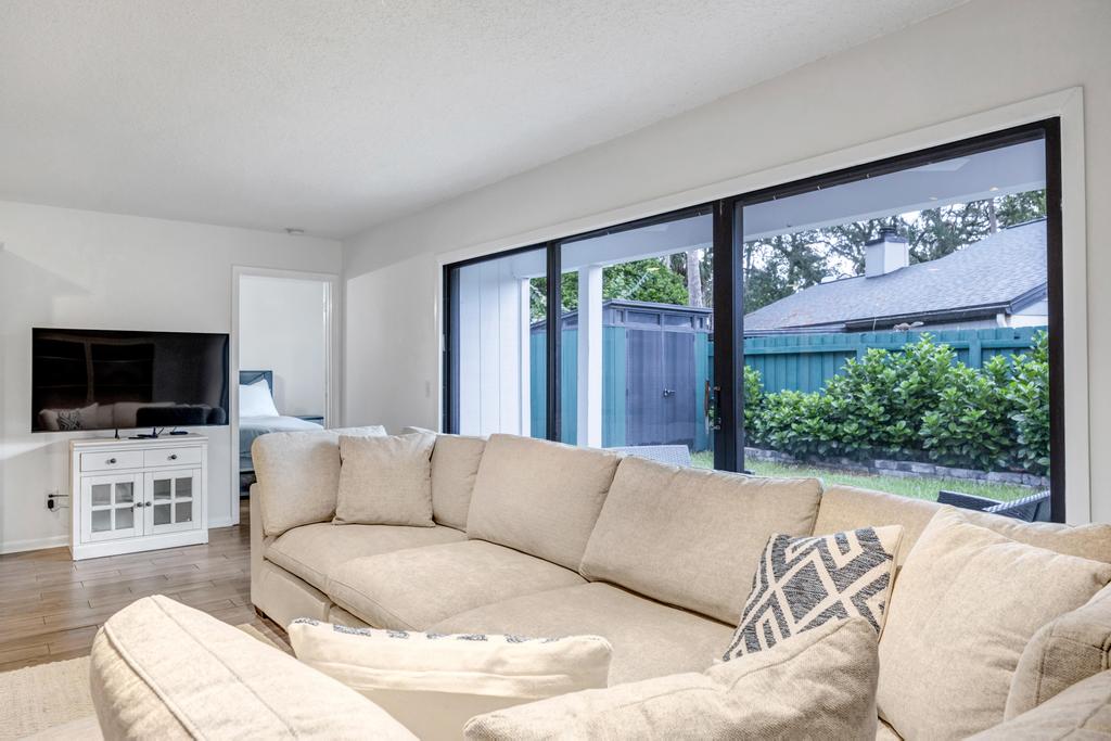 Bermuda Bungalow - 3BR stay w BBQ | Photo 3